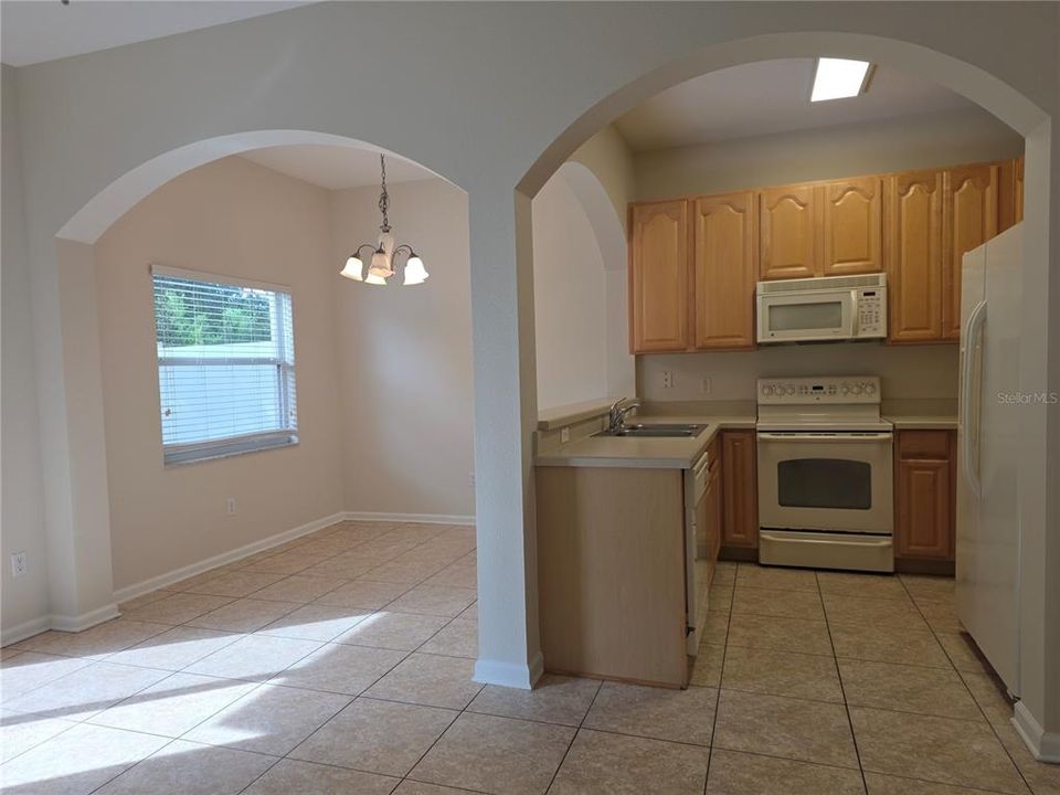 For Rent: $2,300 (3 beds, 2 baths, 1322 Square Feet)
