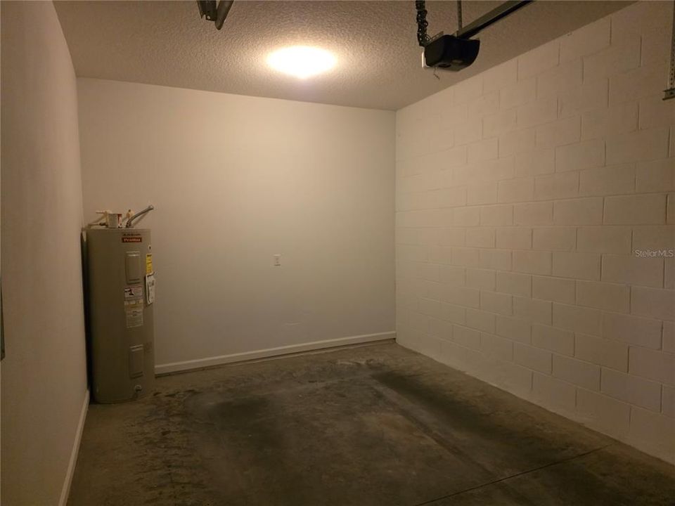 For Rent: $2,300 (3 beds, 2 baths, 1322 Square Feet)