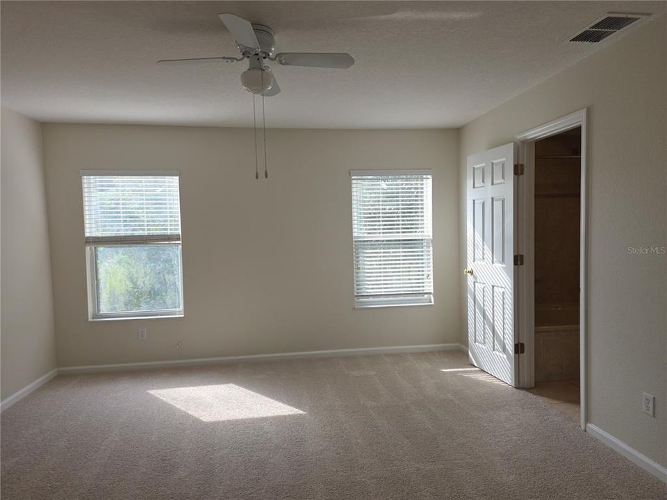 For Rent: $2,300 (3 beds, 2 baths, 1322 Square Feet)