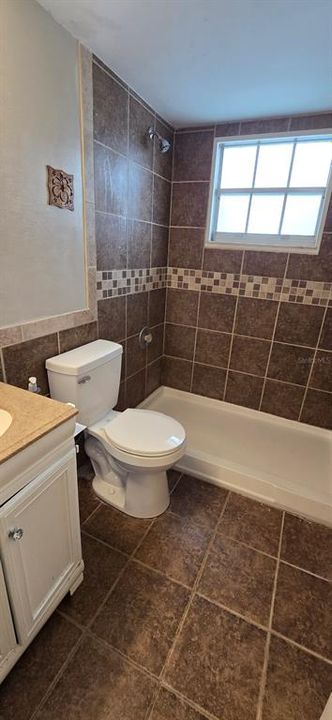 For Rent: $1,350 (3 beds, 2 baths, 1029 Square Feet)