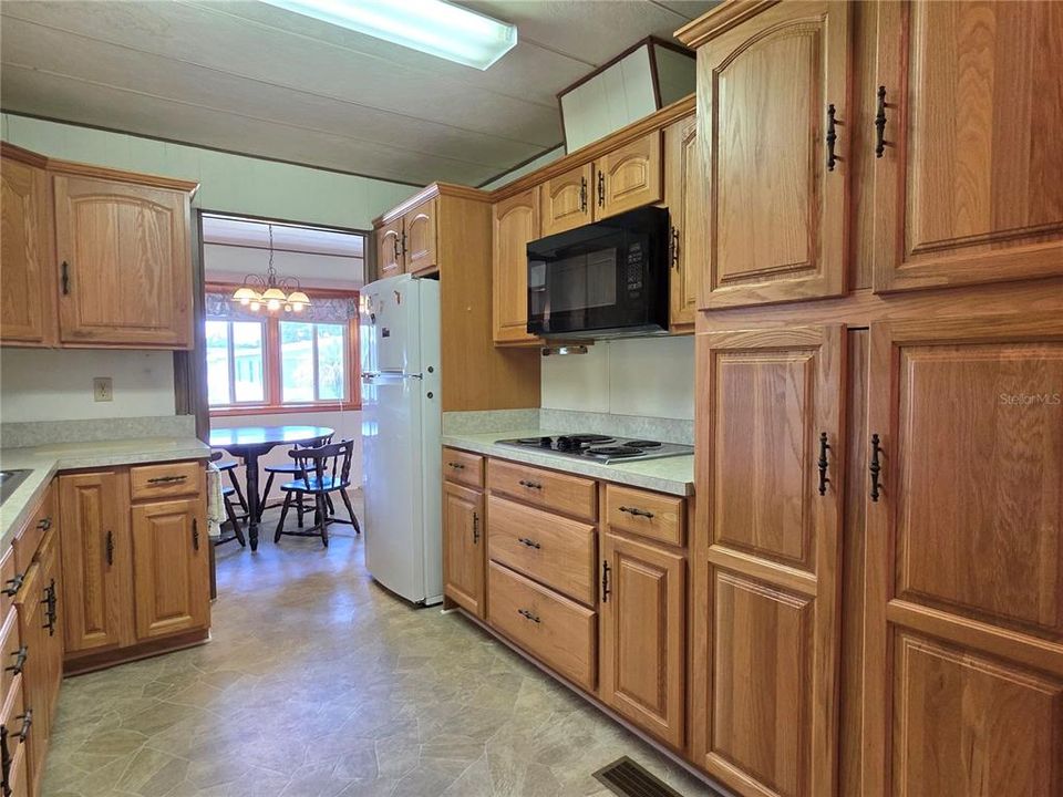 En Venta: $119,900 (2 camas, 2 baños, 1352 Pies cuadrados)