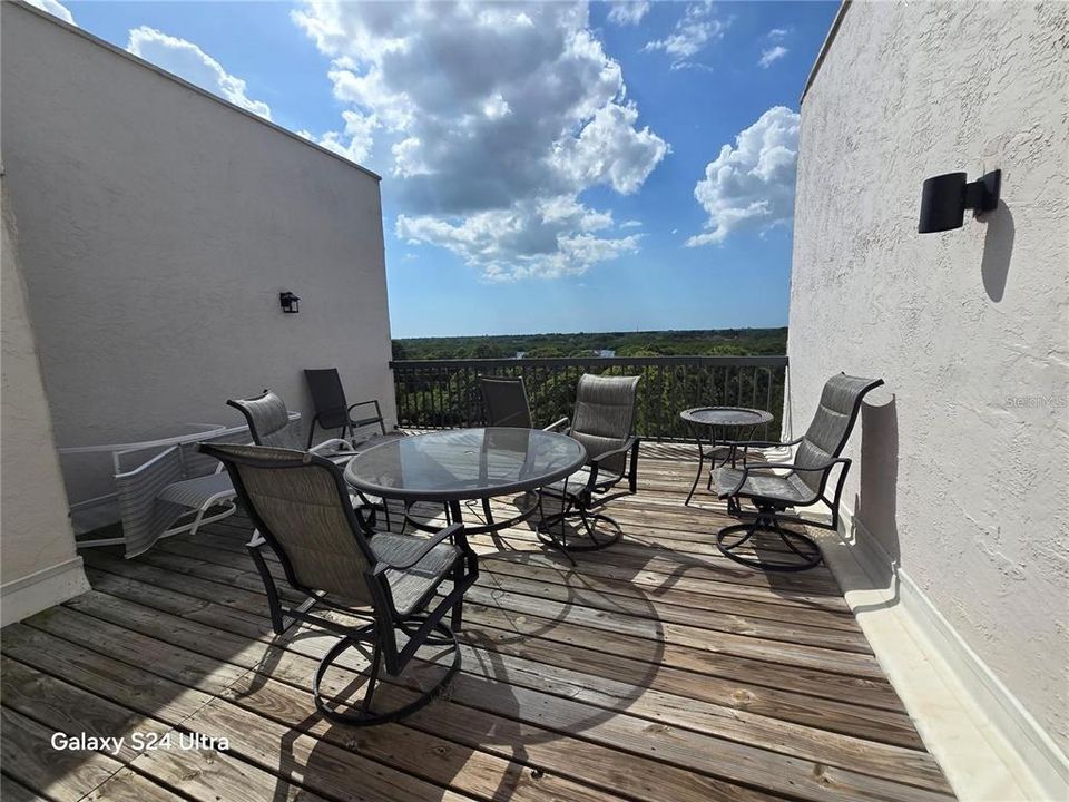 For Rent: $1,950 (2 beds, 2 baths, 1765 Square Feet)