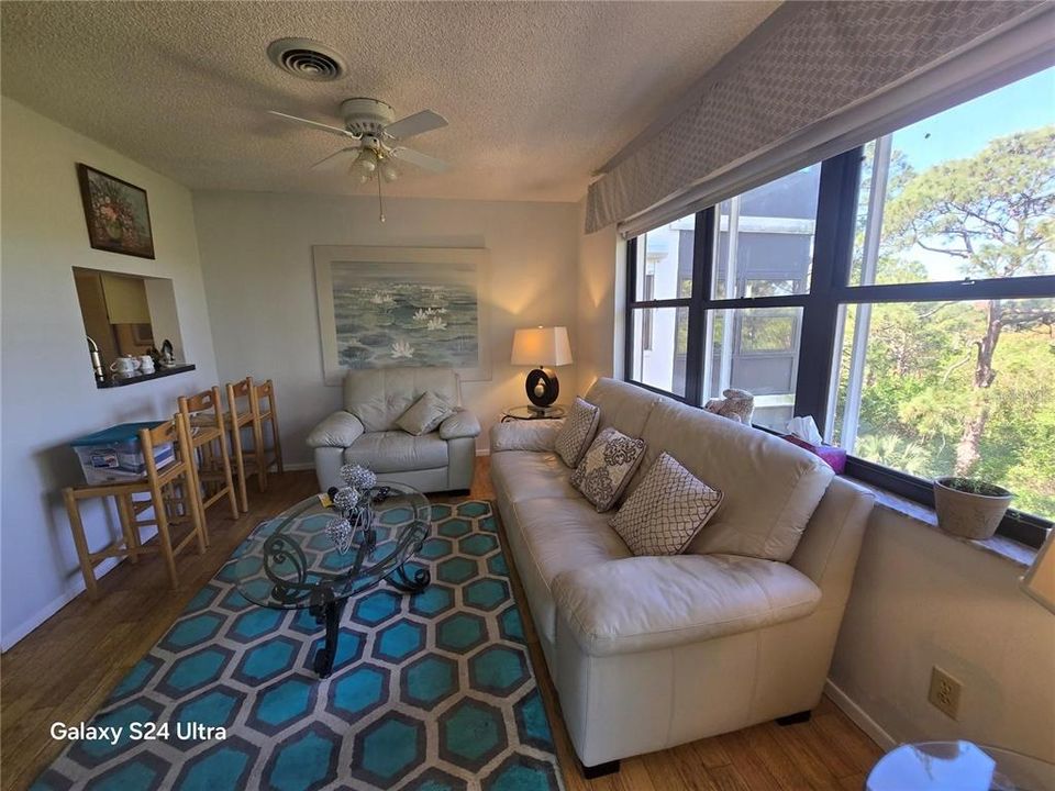 For Rent: $1,950 (2 beds, 2 baths, 1765 Square Feet)