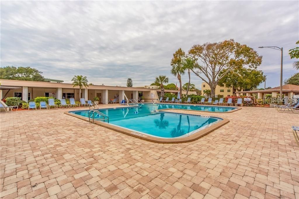 For Rent: $1,950 (2 beds, 2 baths, 1765 Square Feet)