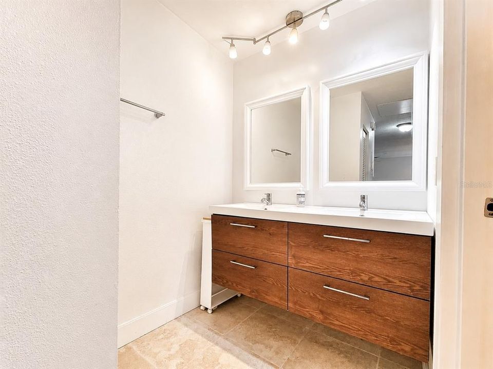 En Venta: $79,900 (2 camas, 1 baños, 876 Pies cuadrados)
