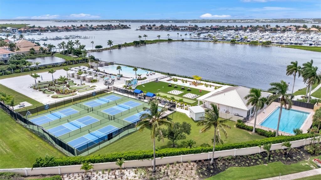 En Venta: $675,000 (2 camas, 2 baños, 1847 Pies cuadrados)