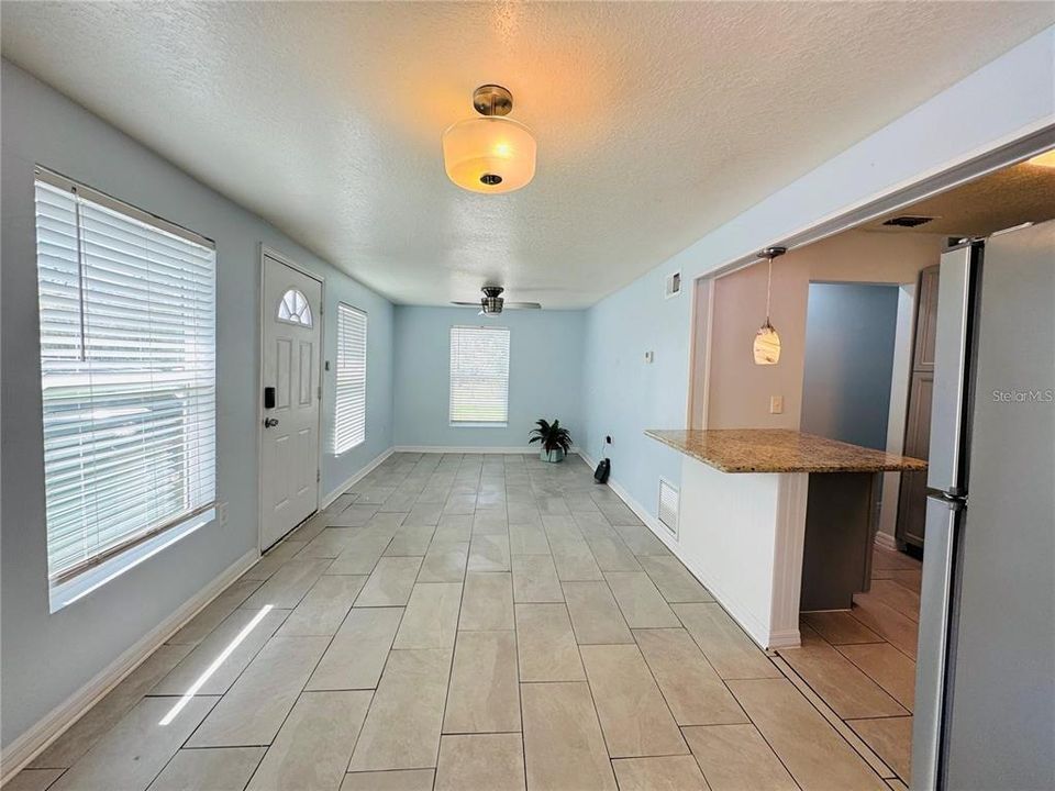 В аренду: $1,850 (3 спален, 2 ванн, 1080 Квадратных фут)