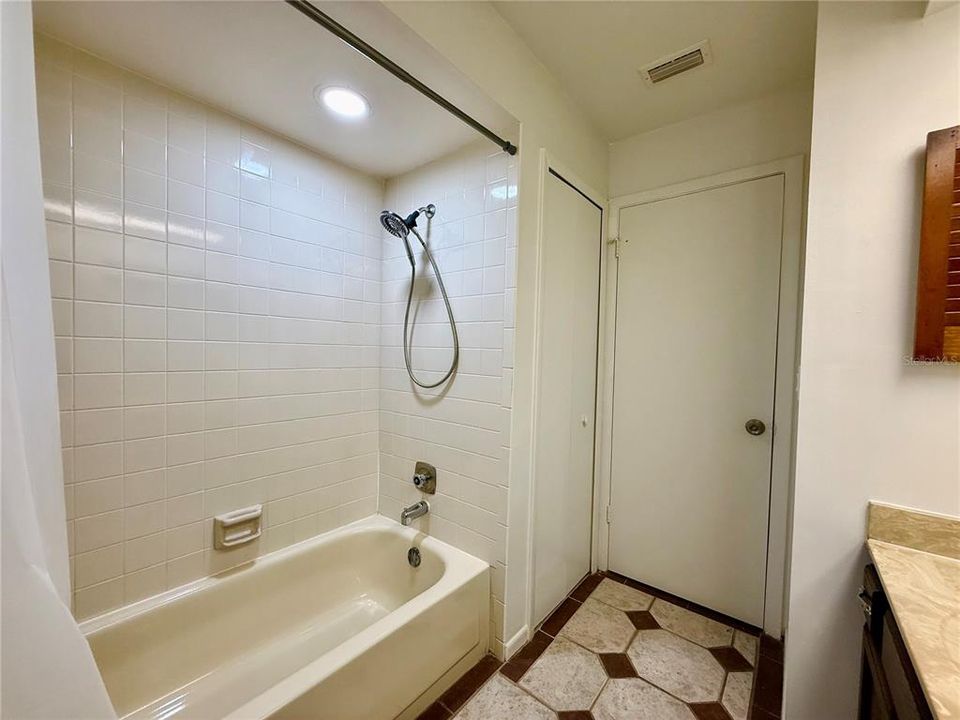 En Venta: $145,000 (2 camas, 2 baños, 1096 Pies cuadrados)