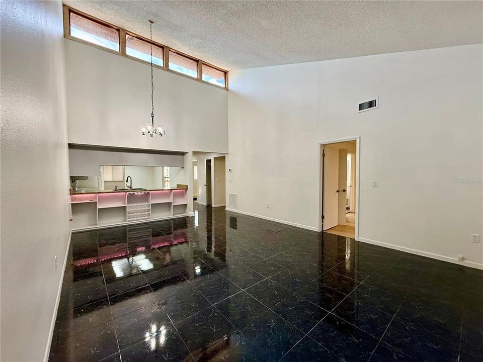 En Venta: $145,000 (2 camas, 2 baños, 1096 Pies cuadrados)