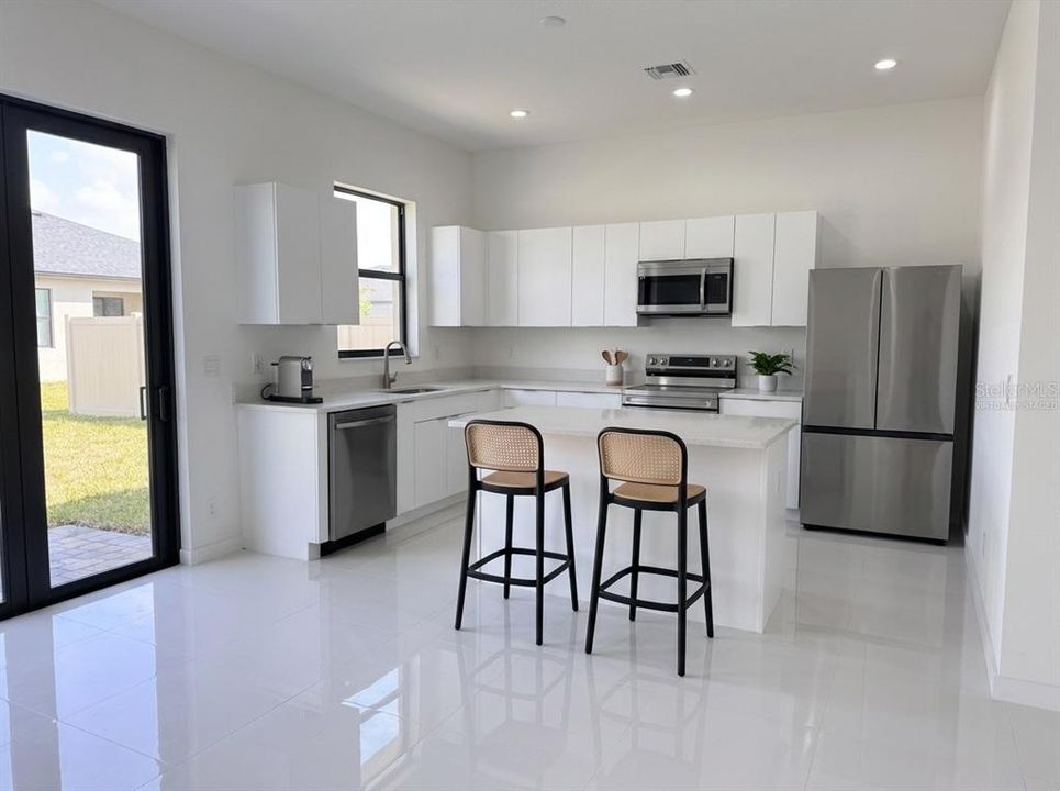 For Sale: $384,000 (4 beds, 3 baths, 1904 Square Feet)