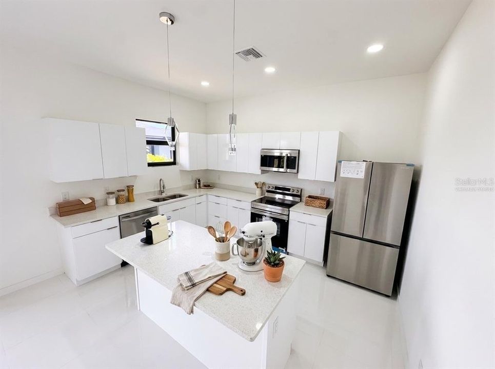 For Sale: $384,000 (4 beds, 3 baths, 1904 Square Feet)