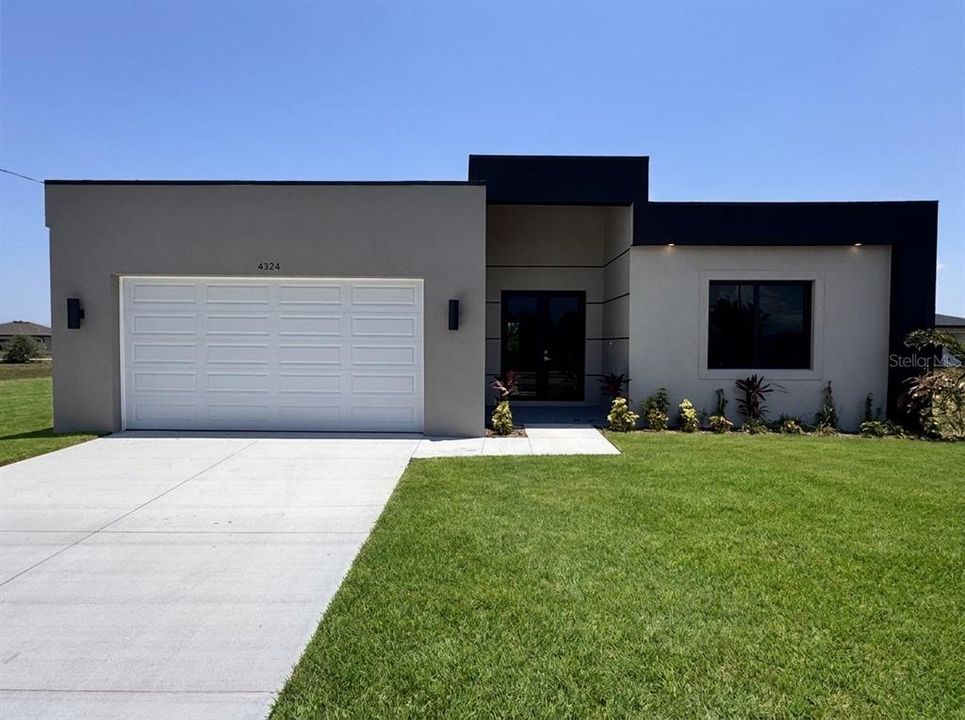 For Sale: $384,000 (4 beds, 3 baths, 1904 Square Feet)
