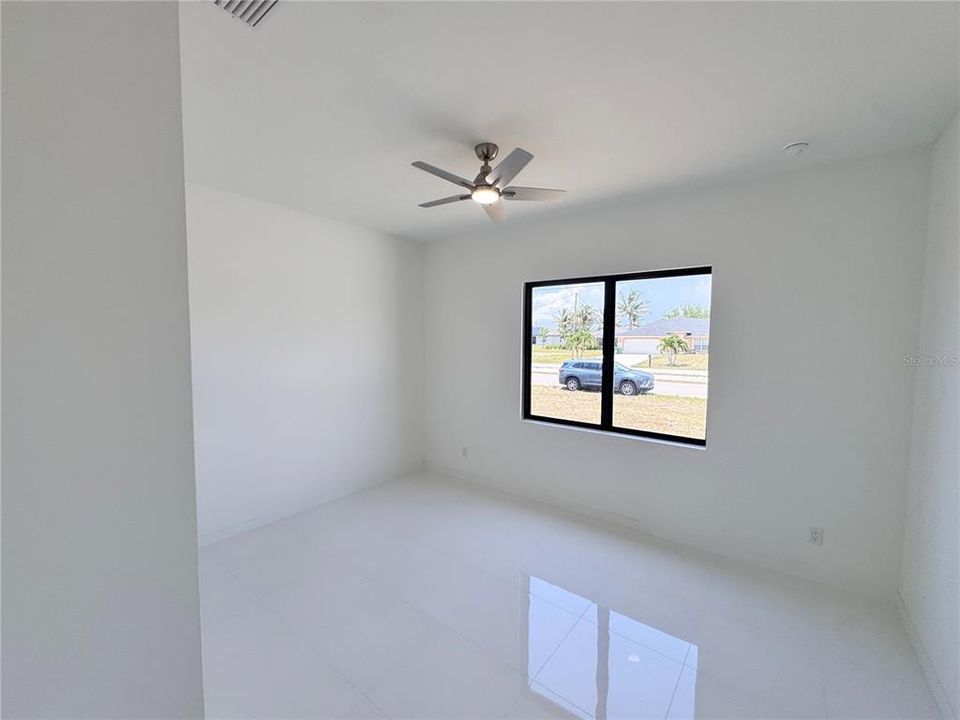 For Sale: $384,000 (4 beds, 3 baths, 1904 Square Feet)