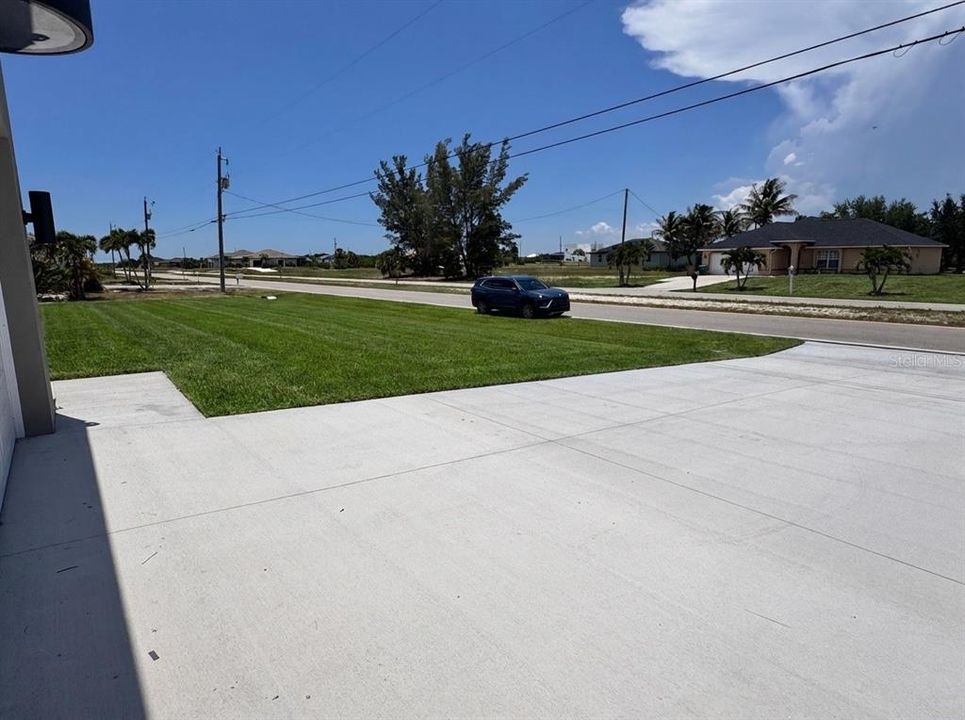 For Sale: $384,000 (4 beds, 3 baths, 1904 Square Feet)