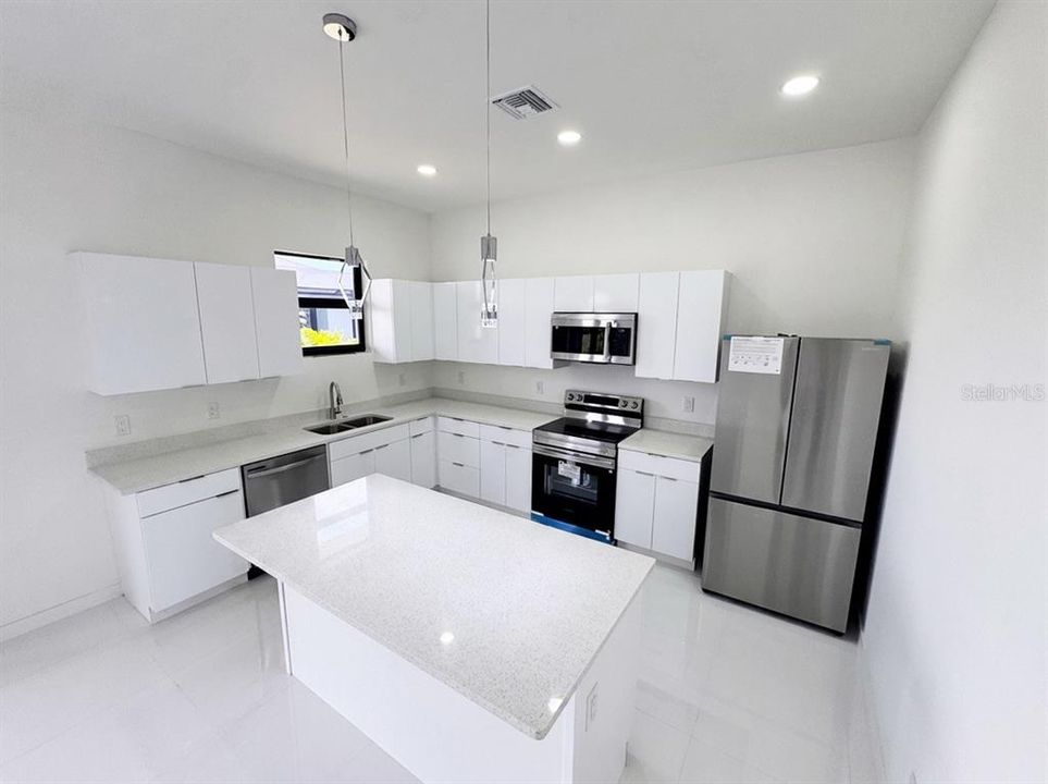 For Sale: $384,000 (4 beds, 3 baths, 1904 Square Feet)