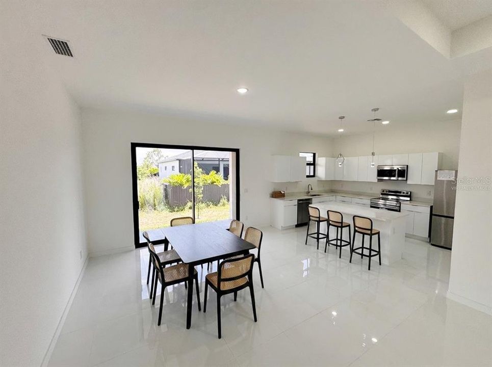 For Sale: $384,000 (4 beds, 3 baths, 1904 Square Feet)