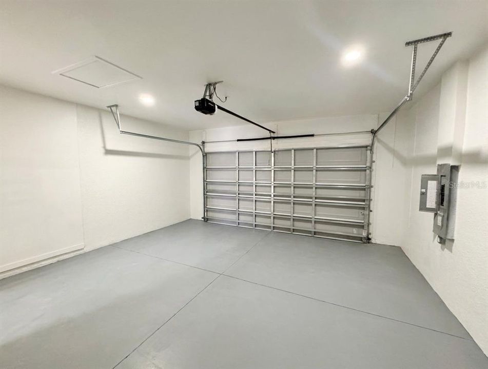 For Sale: $384,000 (4 beds, 3 baths, 1904 Square Feet)