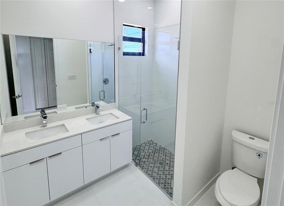 For Sale: $384,000 (4 beds, 3 baths, 1904 Square Feet)