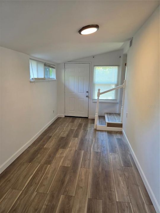 For Rent: $2,100 (2 beds, 1 baths, 850 Square Feet)