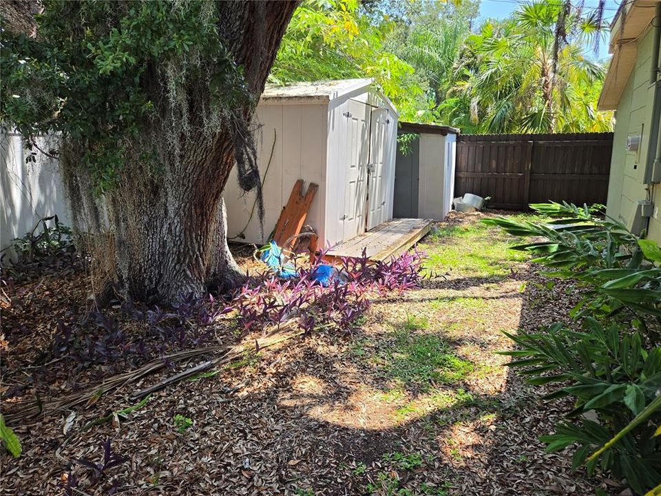 For Rent: $2,100 (2 beds, 1 baths, 850 Square Feet)