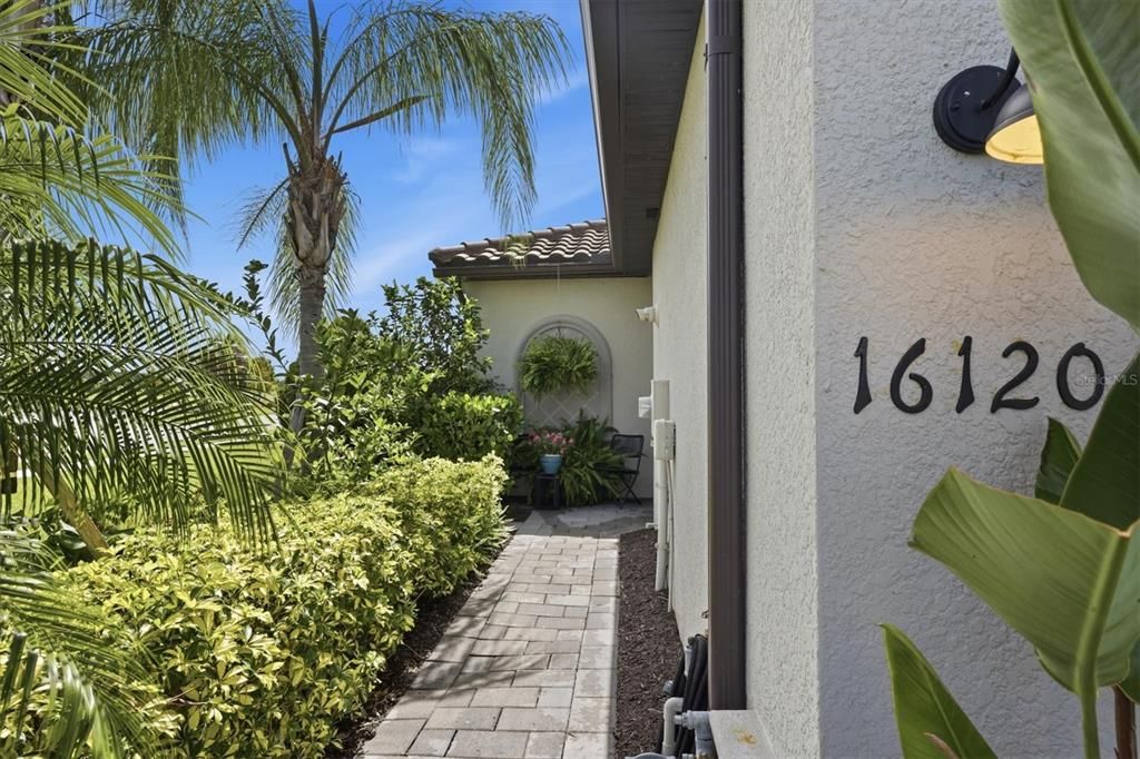 For Sale: $485,000 (3 beds, 2 baths, 1414 Square Feet)