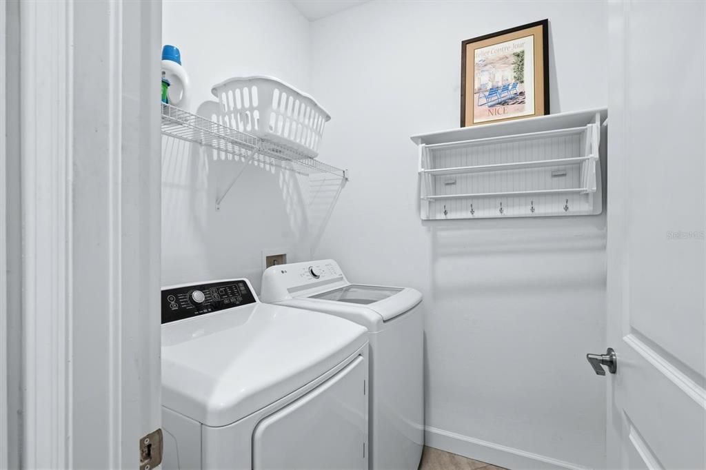 For Sale: $485,000 (3 beds, 2 baths, 1414 Square Feet)