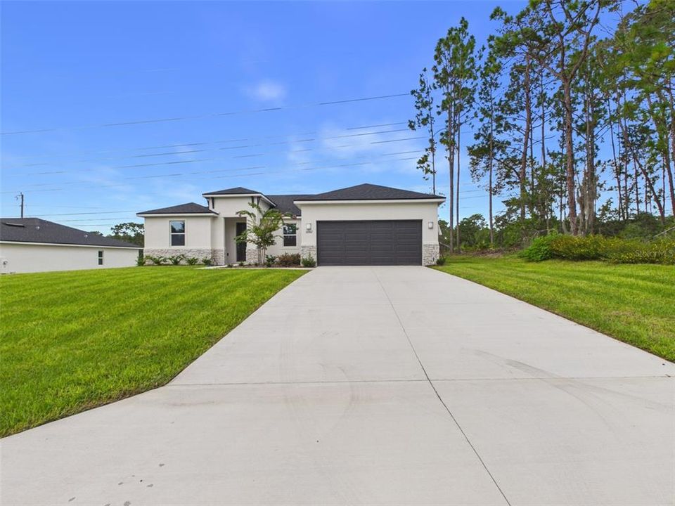 For Sale: $299,900 (4 beds, 2 baths, 1787 Square Feet)