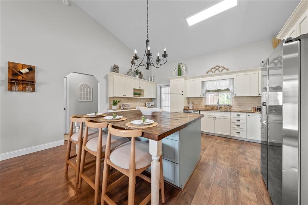 For Sale: $829,900 (3 beds, 2 baths, 2278 Square Feet)