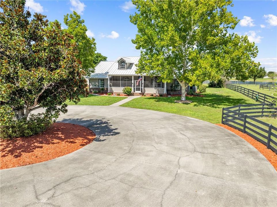 For Sale: $829,900 (3 beds, 2 baths, 2278 Square Feet)