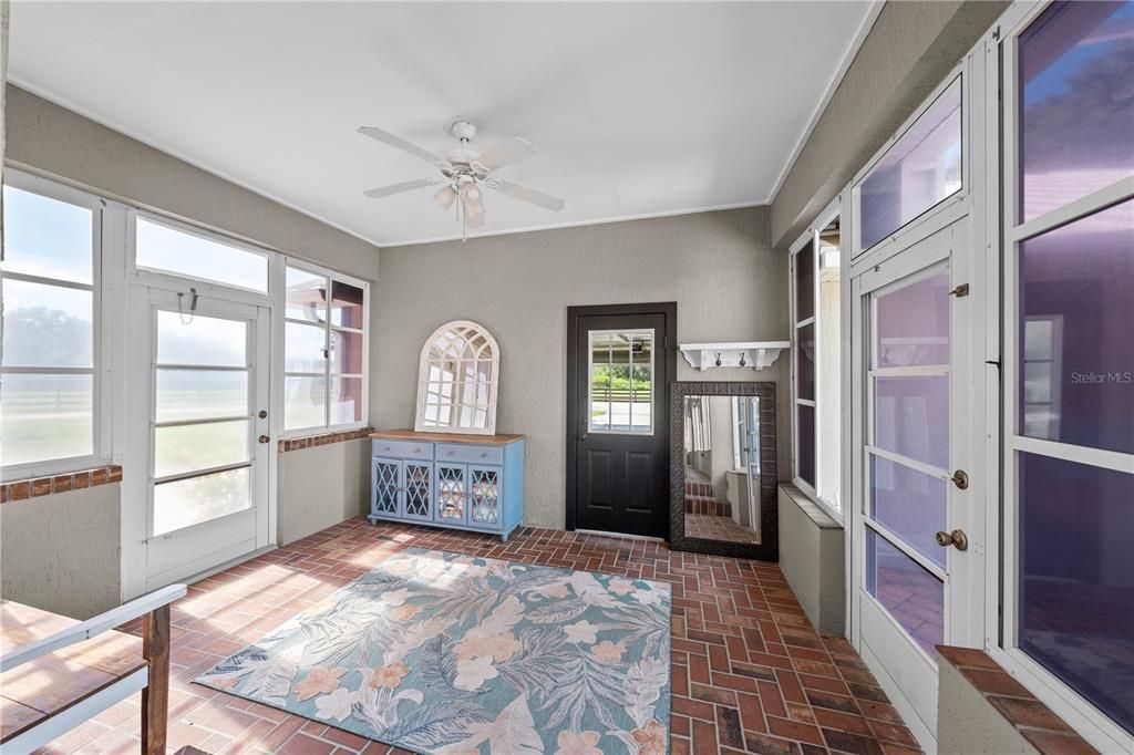 For Sale: $829,900 (3 beds, 2 baths, 2278 Square Feet)