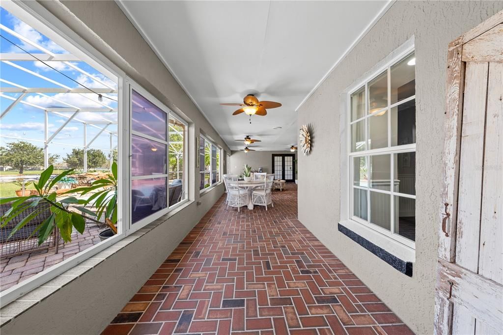 For Sale: $829,900 (3 beds, 2 baths, 2278 Square Feet)