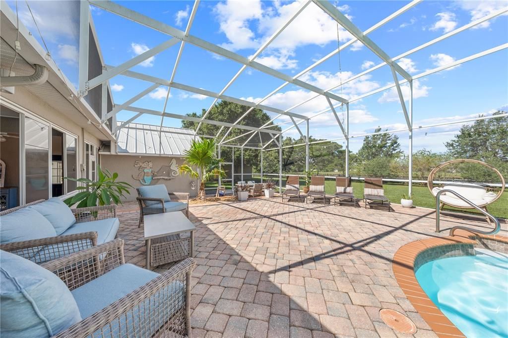 For Sale: $829,900 (3 beds, 2 baths, 2278 Square Feet)