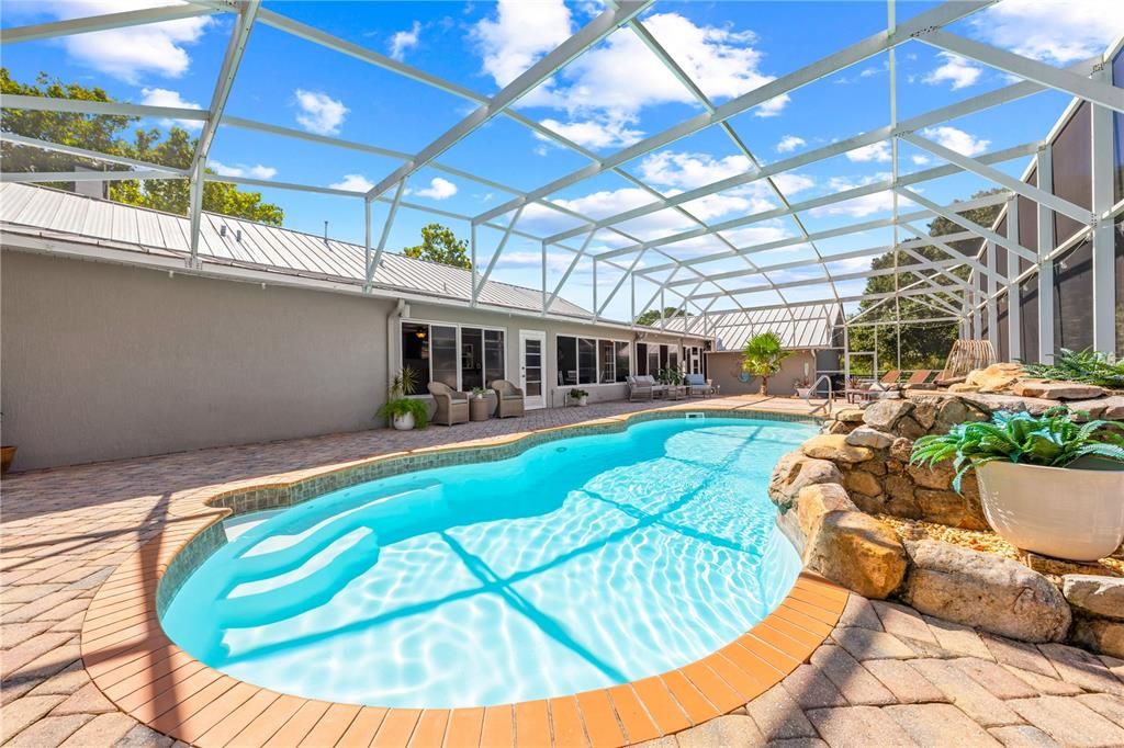 For Sale: $829,900 (3 beds, 2 baths, 2278 Square Feet)