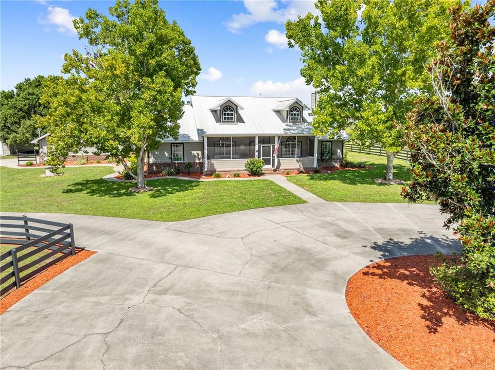 For Sale: $829,900 (3 beds, 2 baths, 2278 Square Feet)