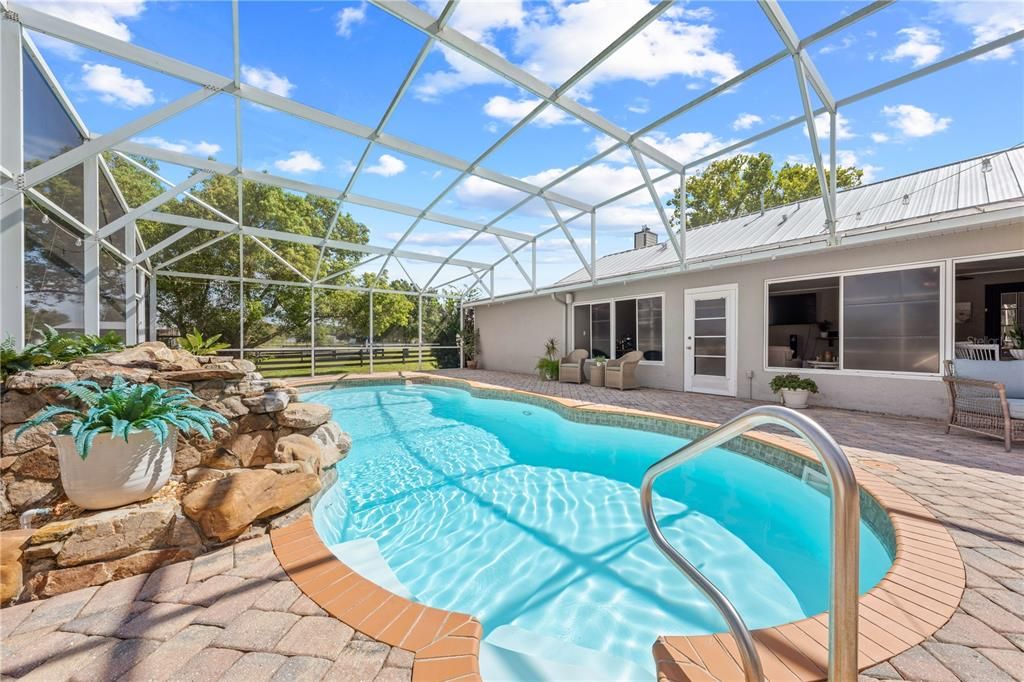 For Sale: $829,900 (3 beds, 2 baths, 2278 Square Feet)