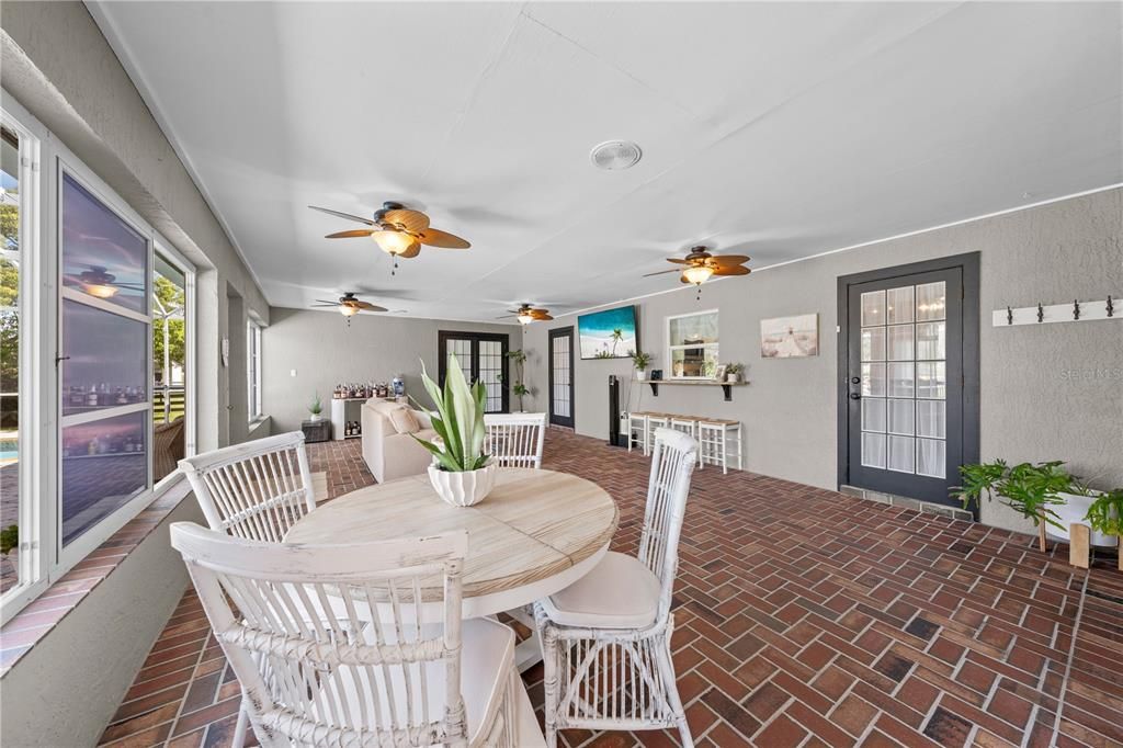 For Sale: $829,900 (3 beds, 2 baths, 2278 Square Feet)