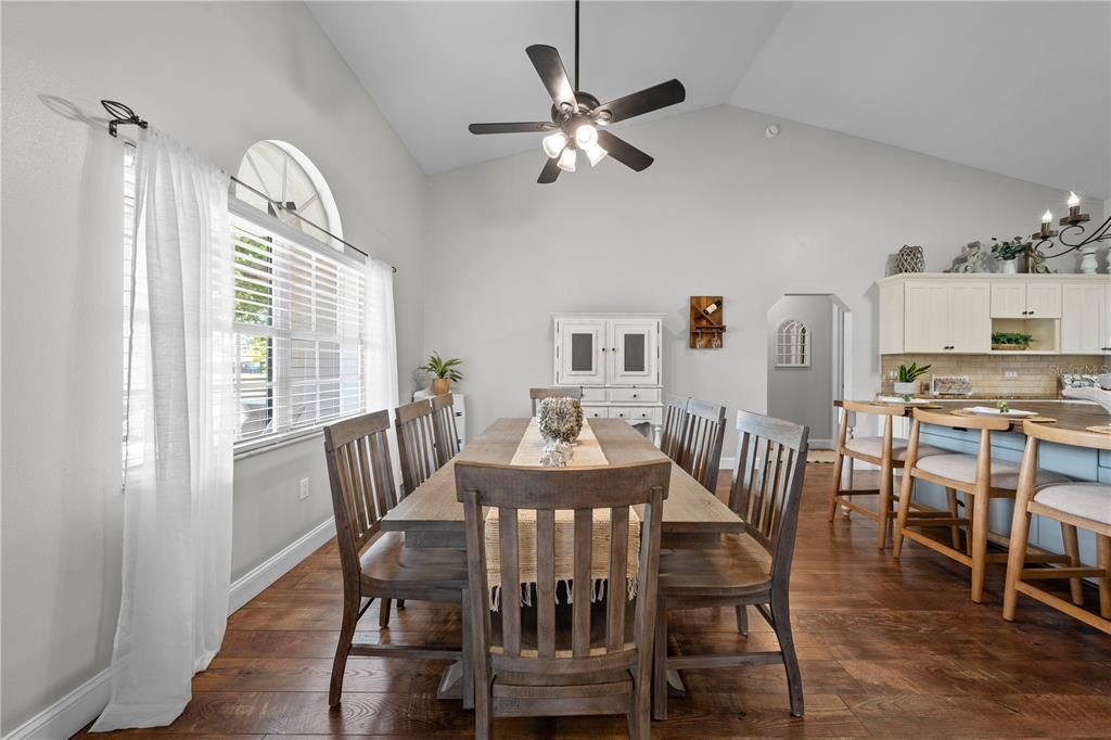 For Sale: $829,900 (3 beds, 2 baths, 2278 Square Feet)