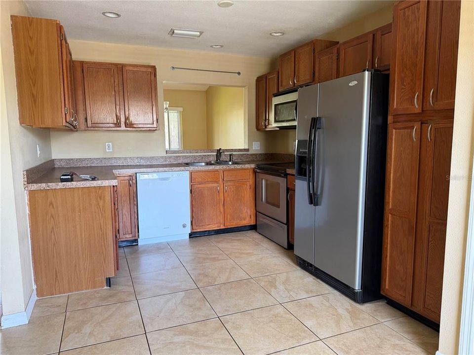 For Rent: $1,995 (3 beds, 2 baths, 1425 Square Feet)