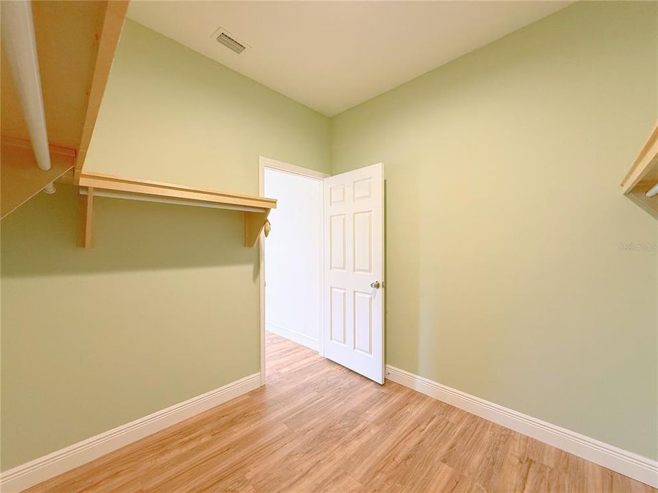 Activo con contrato: $409,000 (3 camas, 2 baños, 1730 Pies cuadrados)
