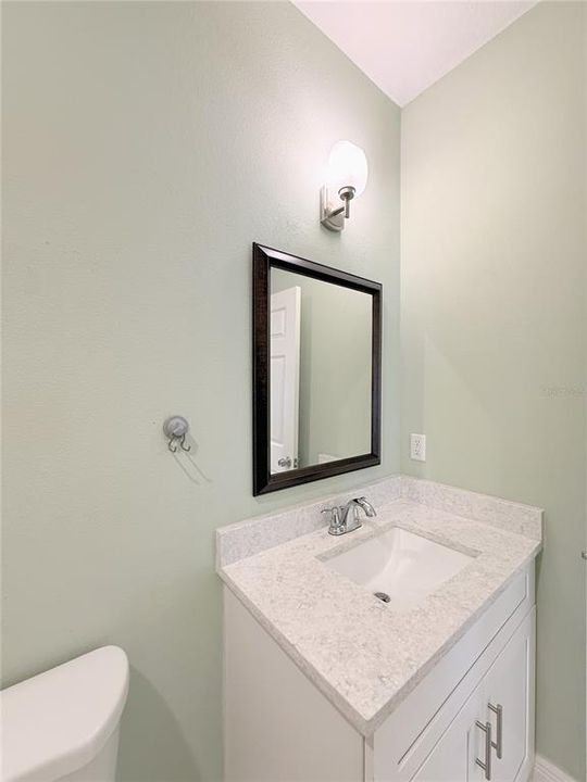 Activo con contrato: $409,000 (3 camas, 2 baños, 1730 Pies cuadrados)
