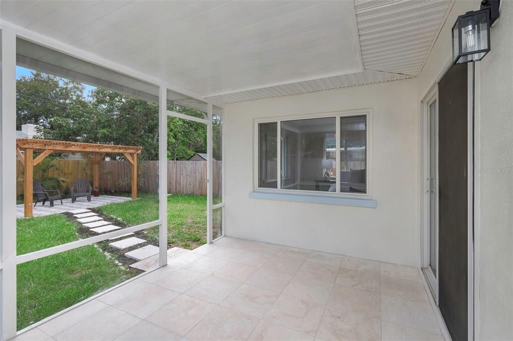 For Rent: $4,000 (3 beds, 2 baths, 1376 Square Feet)