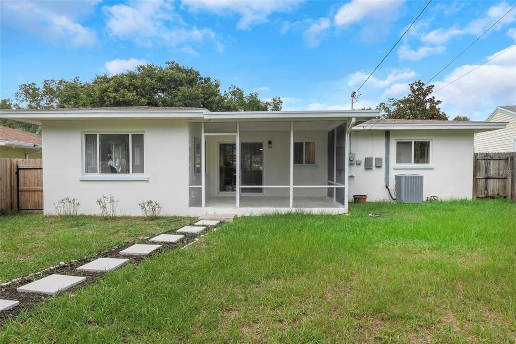 For Rent: $4,000 (3 beds, 2 baths, 1376 Square Feet)