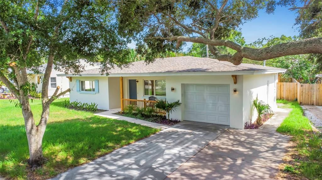 For Rent: $4,000 (3 beds, 2 baths, 1376 Square Feet)