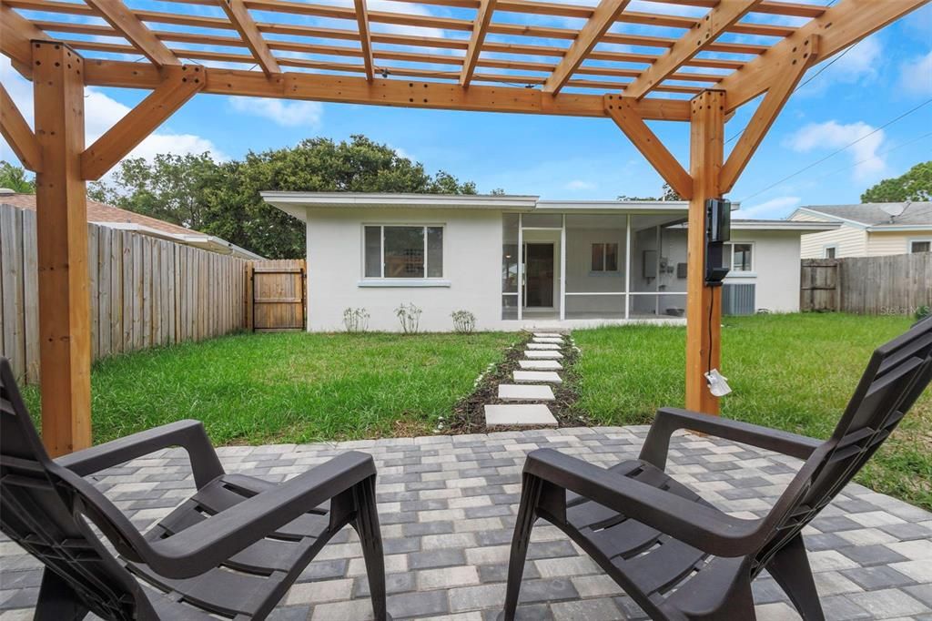 For Rent: $4,000 (3 beds, 2 baths, 1376 Square Feet)