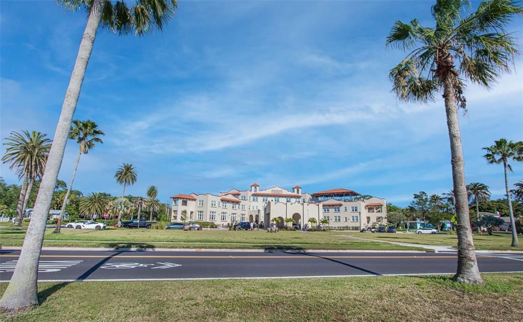 For Rent: $4,000 (3 beds, 2 baths, 1376 Square Feet)