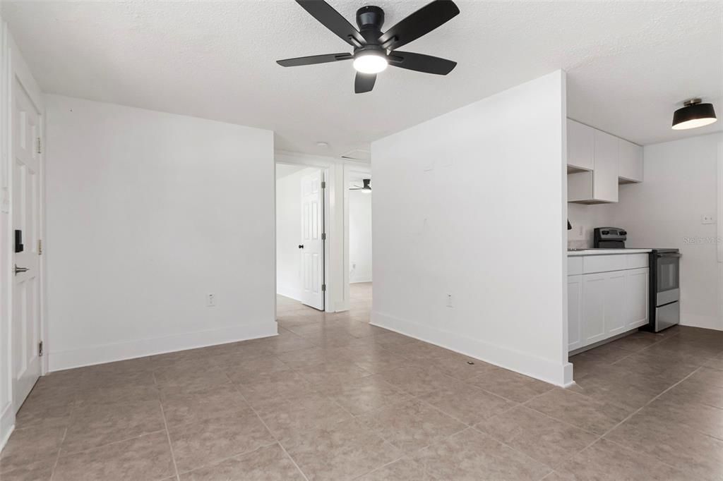 For Rent: $1,650 (2 beds, 1 baths, 650 Square Feet)