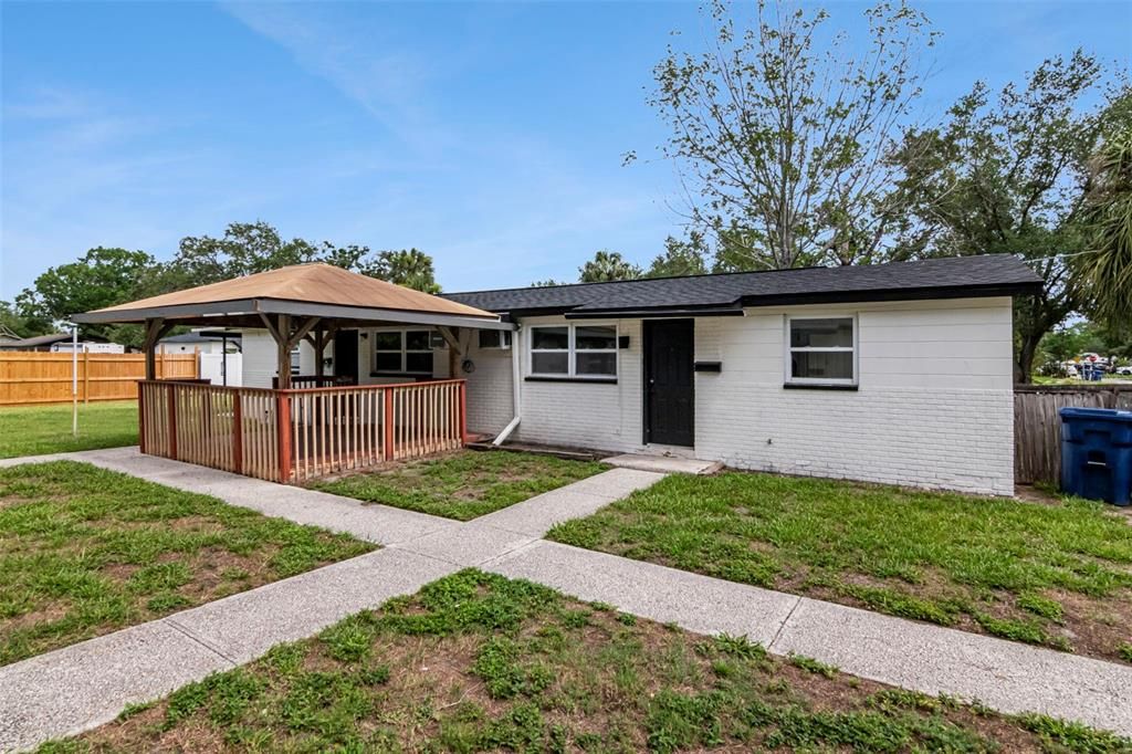 For Rent: $1,650 (2 beds, 1 baths, 650 Square Feet)
