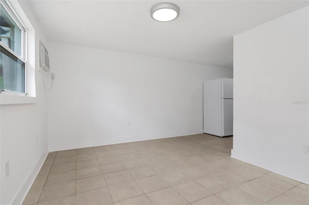 For Rent: $1,650 (2 beds, 1 baths, 650 Square Feet)