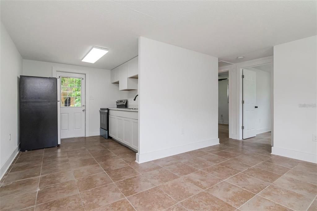 For Rent: $1,650 (2 beds, 1 baths, 650 Square Feet)