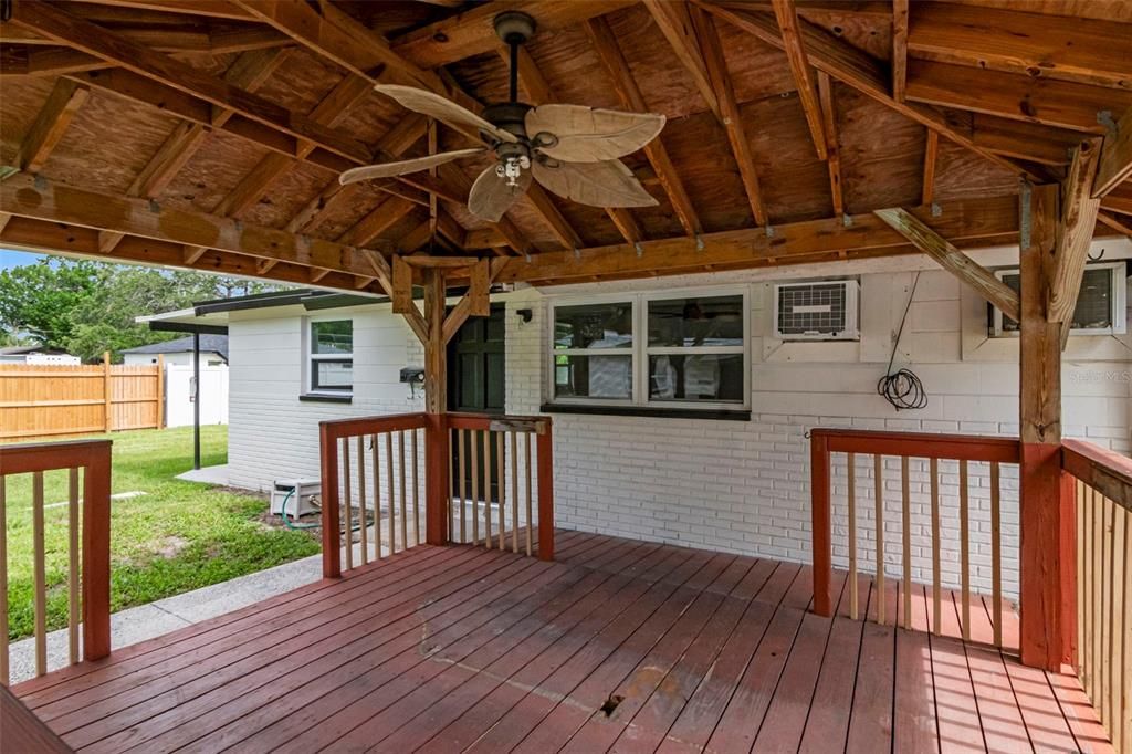 For Rent: $1,650 (2 beds, 1 baths, 650 Square Feet)